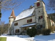 Le Château de Fenin. Cliché personnel d'hiver 2005-06. Propriété privée, actuellement