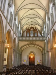 Une dernière vue de la nef avec l'orgue Spaich. Cliché personnel