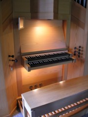 La console de l'orgue (très sobre). Cliché personnel