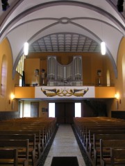 Vue de nef en direction de l'orgue Goll. Cliché personnel