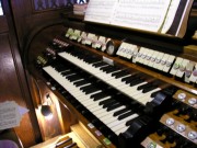 Temple Farel, les claviers de l'orgue Kuhn. Cliché personnel