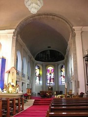 Vue de la nef et du choeur de l'église de Bulle. Cliché personnel