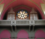 Sacré-Coeur, rose entre les deux corps de l'orgue. Cliché personnel (2007)