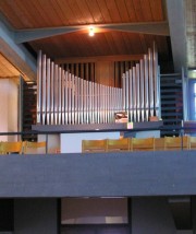 Temple de La Coudre. Autre vue de l'orgue. Cliché personnel (2007)