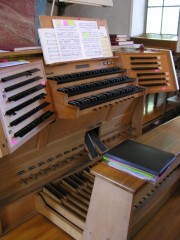 La console de l'orgue en tribune. Cliché personnel