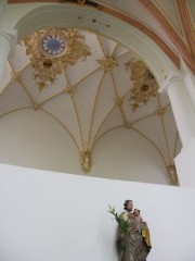 Vue des voûtes du choeur depuis la chapelle latérale nord. Cliché personnel