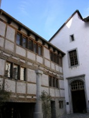 Château d'Aigle, cour intérieure. Cliché personnel