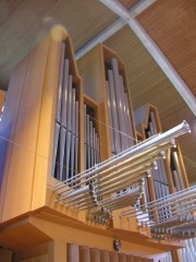 L'orgue en tribune et ses chamades. Cliché personnel