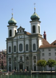 Eglise des Jésuites à Lucerne (édifice baroque). Cliché personnel (juillet 2007)