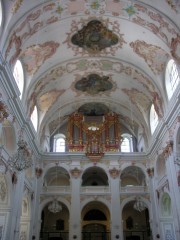 Vue d'ensemble de la nef prise depuis l'entrée du choeur; une perspective baroque exceptionnelle. Cliché personnel
