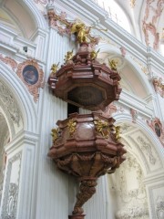 Vue de la chaire baroque. Cliché personnel