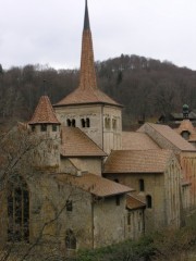 Abbaye de Romainmôtier, église abbatiale. Cliché personnel (avril 2006)