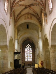 Vue intérieure de l'église depuis l'entrée. Cliché personnel