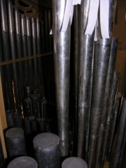 Temple de Couvet. Intérieur de l'orgue, la Trompette. Cliché personnel