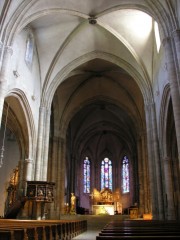 Vue intérieure de la nef de N.-Dame du Glarier, Sion. Cliché personnel