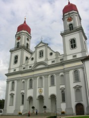 La façade baroque de l'église abbatiale St. Urban (Pfaffnau). Clicghé personnel (sept. 2007)