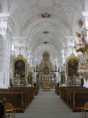 Vue de la nef depuis l'entrée ouest. La splendeur baroque pure. Cliché personnel