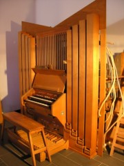 Vue d'ensemble de l'orgue en cours de remontage. Cliché personnel (sept. 2007)