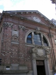 Vue de la façade de l'église Sant'Antonio Abate à Lugano. Cliché personnel (sept. 2007)