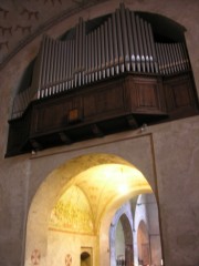 Vue de l'orgue depuis les marches du choeur. Cliché personnel