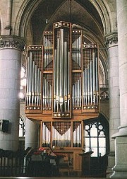 Orgue de choeur du Dom (cathédrale) de Linz, par le facteur M. Pflüger. Crédit: www.pflueger-orgelbau.at/
