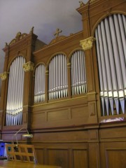 Vue de la façade du buffet de l'orgue en tribune. Cliché personnel