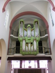 Vue de l'orgue Füglister (2004) dans l'axe de la nef. Cliché personnel