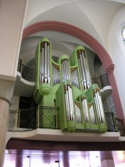 Belle vue de l'orgue prise de trois-quarts depuis la nef. Cliché personnel