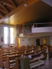 Vue de la nef à l'entrée en direction de l'orgue. Cliché personnel