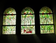 Groupe de vitraux dans un transept. Cliché personnel
