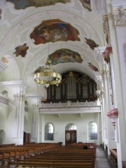 Vue de la nef et des Grandes Orgues Goll, Engelberg. Cliché personnel
