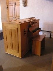 Autre vue de l'orgue-coffre de la chapelle haute. Cliché personnel