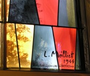La signature de L. Moilliet sur l'un des vitraux. Cliché personnel