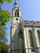 Une vue de l'église St. Peter und Paul. Cliché personnel (mai 2008)