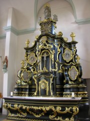 Vue du maître-autel baroque à Marly. Cliché personnel