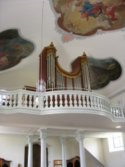 Vue de l'orgue en tribune depuis la nef. Cliché personnel