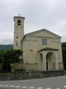 Vue de l'église de Lamone. Cliché personnel (fin mai 2008)