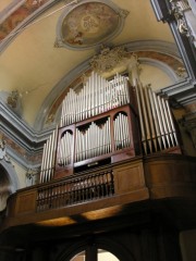 Vue de l'orgue Mascioni en contre-plongée. Cliché personnel