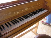 Clavier du clavecin de style italien. Cliché personnel