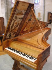 Autre vue d'un clavecin de style italien de M. Chabloz. Cliché personnel