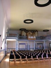 Vue de la nef en direction de l'orgue et de la tribune. Cliché personnel