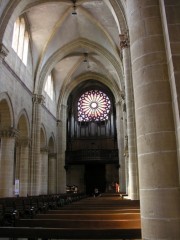 Autre vue de la nef en direction de l'orgue. Cliché personnel