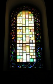 Collégiale de St-Imier. Un des vitraux des transepts (vitraux identiques). Cliché personnel