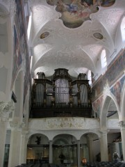 Vue de la nef en direction du grand orgue (façade restante). Cliché personnel