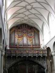 Perspective de la nef en direction des orgues. Cliché personnel