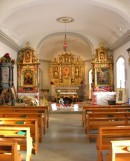 Vue intérieure avec les 3 autels baroques. Cliché personnel