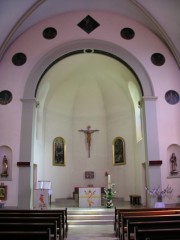 Intérieur de l'église catholique de Colombier (choeur). Cliché personnel