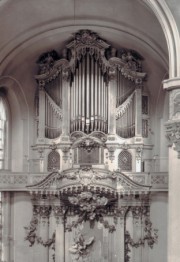 Ancien orgue G. Silbermann de la Frauenkirche de Dresde avant destruction en 1945. Crédit: L'orgue, Office du livre, Fribourg, 1984