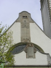 La façade avec l'apôtre Paul (par Oskar Kiefer). Cliché personnel