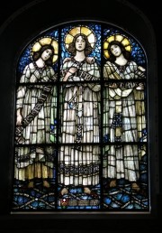 La verrière des anges choristes, à droite de l'orgue. Cliché personnel